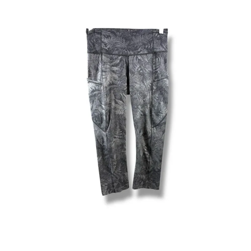 Lululemon F and Free Cropped in Kindred Spirit Alpine White Multi Size 6